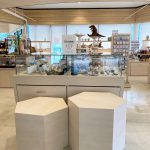 玄武洞ミュージアム様ヘキサゴン展示什器
